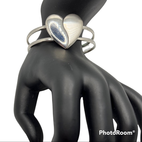 Premier Designs Jewelry - Premier Designs Heart to Heart Bracelet